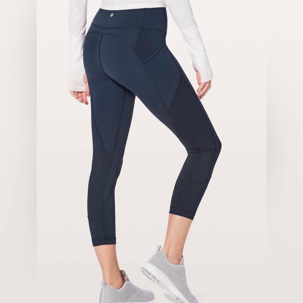Lululemon Navy All the Right Places Crop Leggings 23” Size 8 - Picture 1 of 7